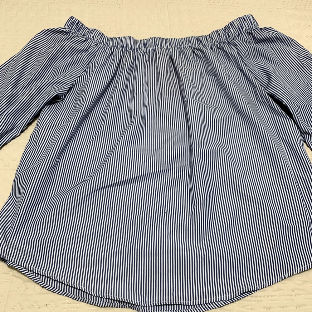 Used White & blue stripe shoulder top